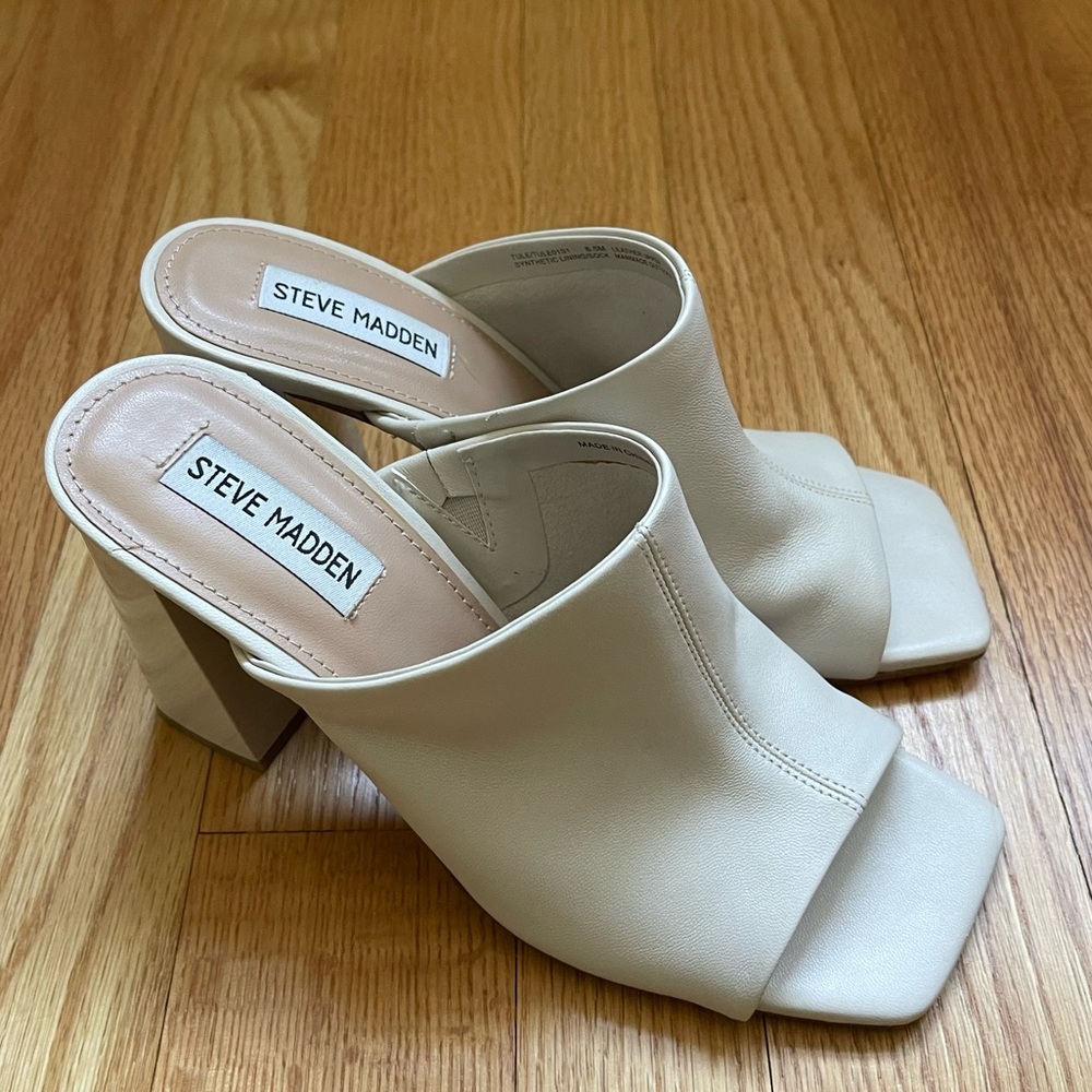 STEVE MADDEN BLOCK HEEL SANDALS
